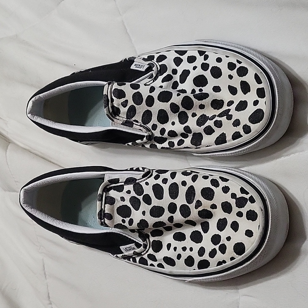 Vans tennis shoes